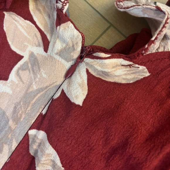 2 for $20 le chateau Red Floral Dress with Ruffles EUC - Picture 4 of 5